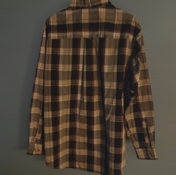 Round Tree Button Up - Picture 2 of 8